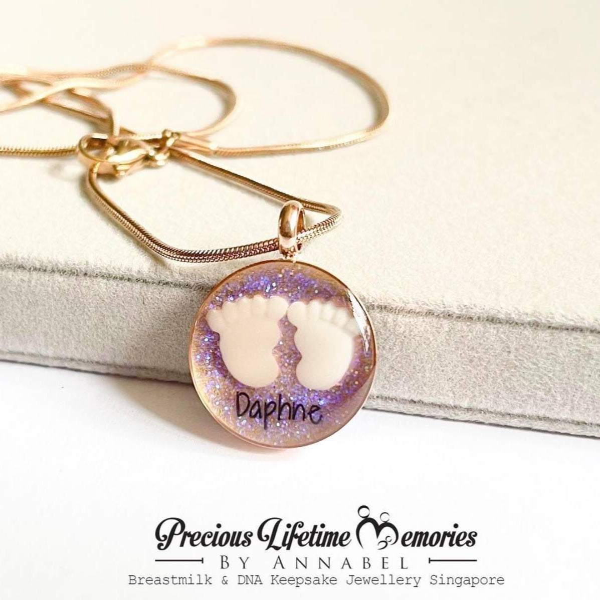 Necklace with a pendant featuring the name 'Daphne' on a white background