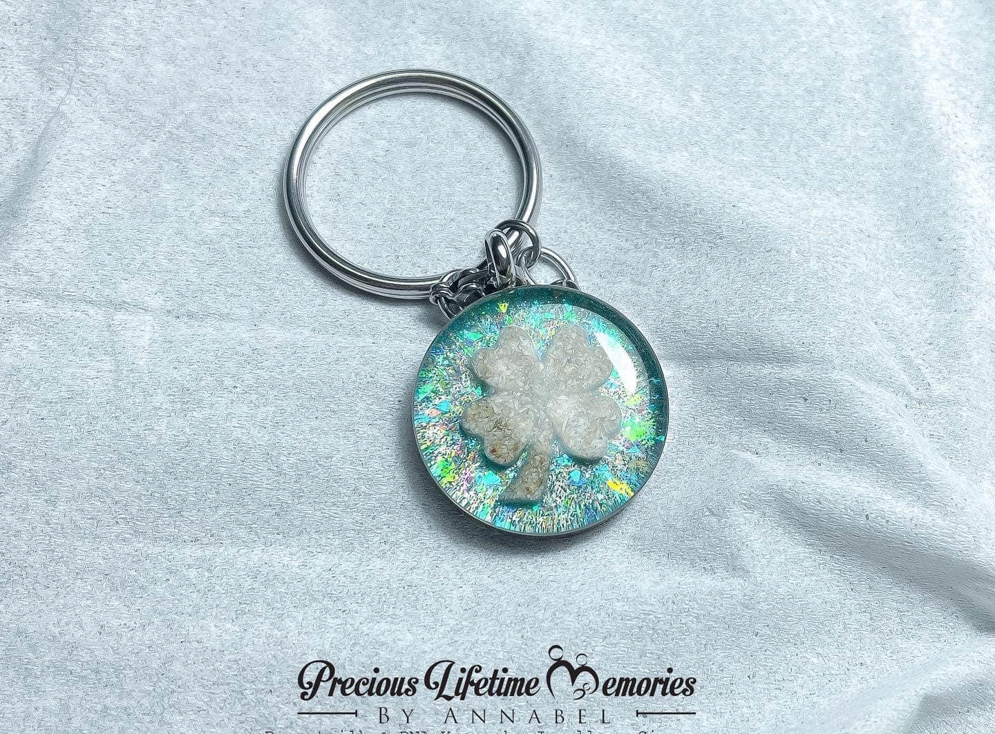 Cremation Ashes Clover Leaf With Green Sparkle Pendant (25mm)