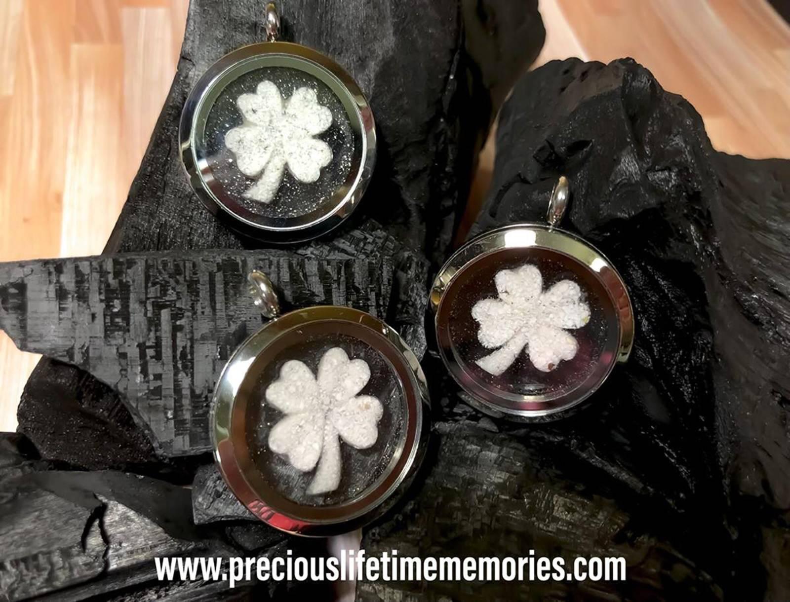 Memorial Cremation Ashes Clover Leaf Glass Locket