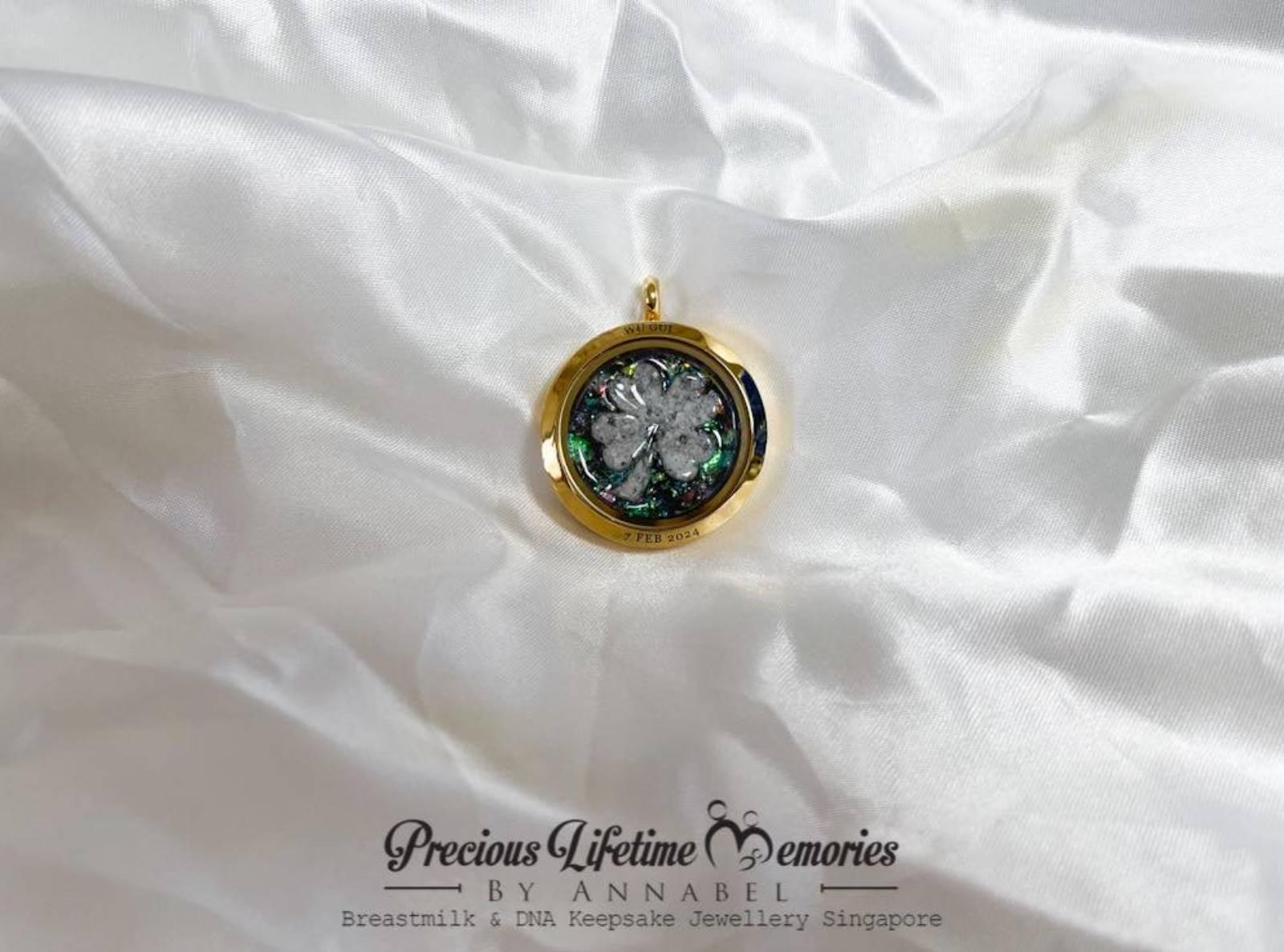Memorial Cremation Ashes Clover Galaxy Glass Locket
