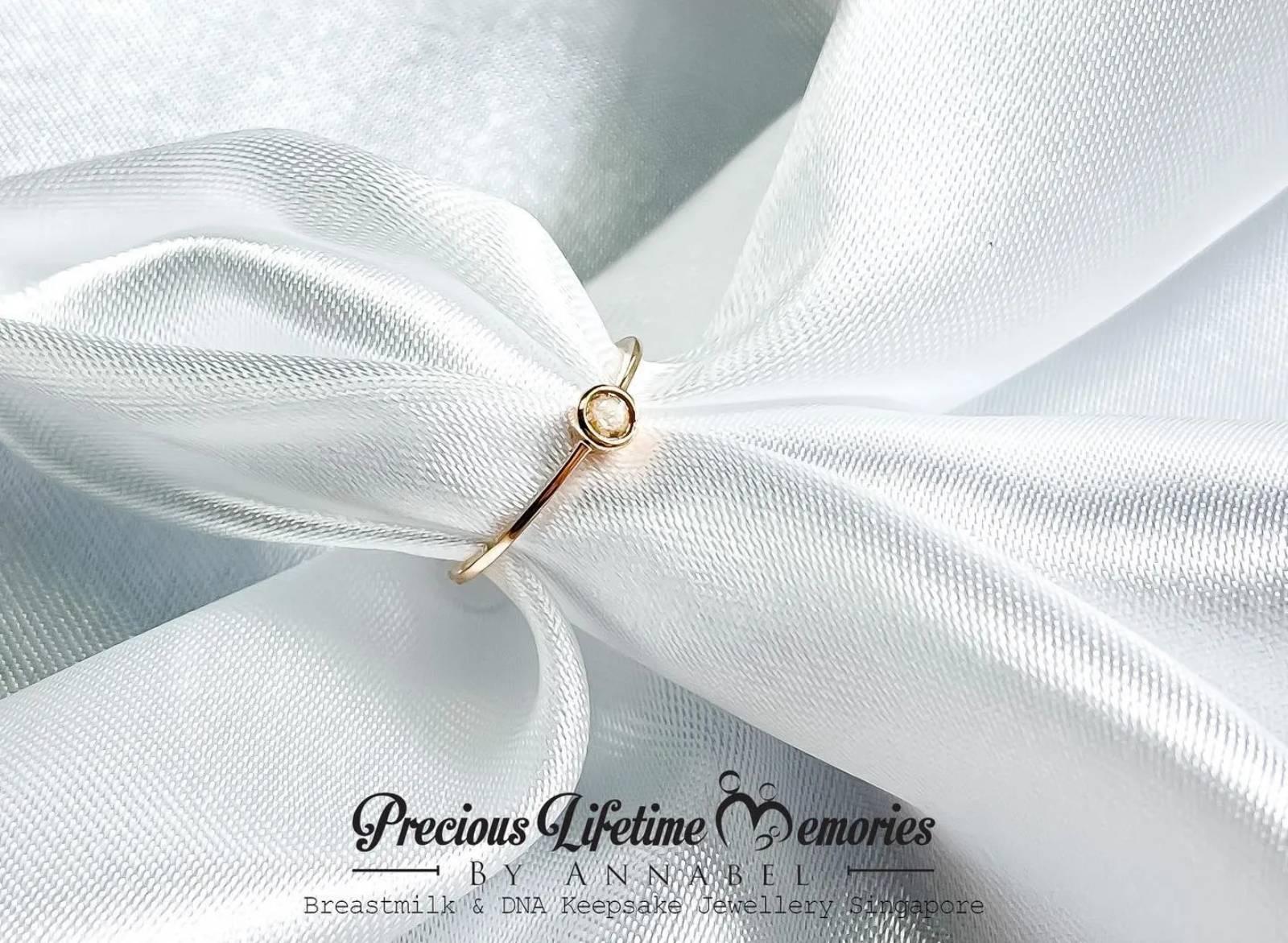 18K Gold Cremation Ashes Classic Dainty Ring