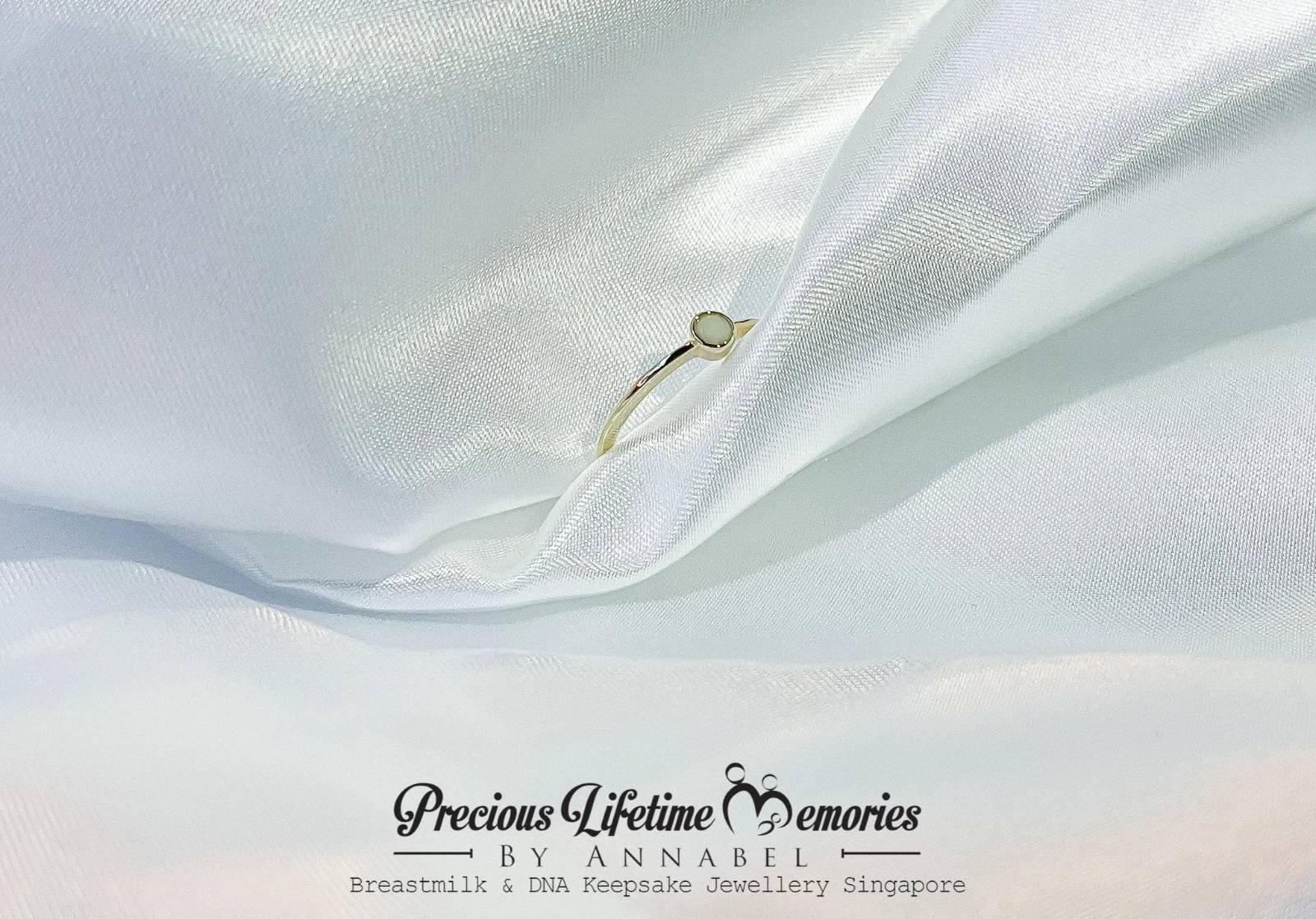 18K Gold Cremation Ashes Classic Dainty Ring