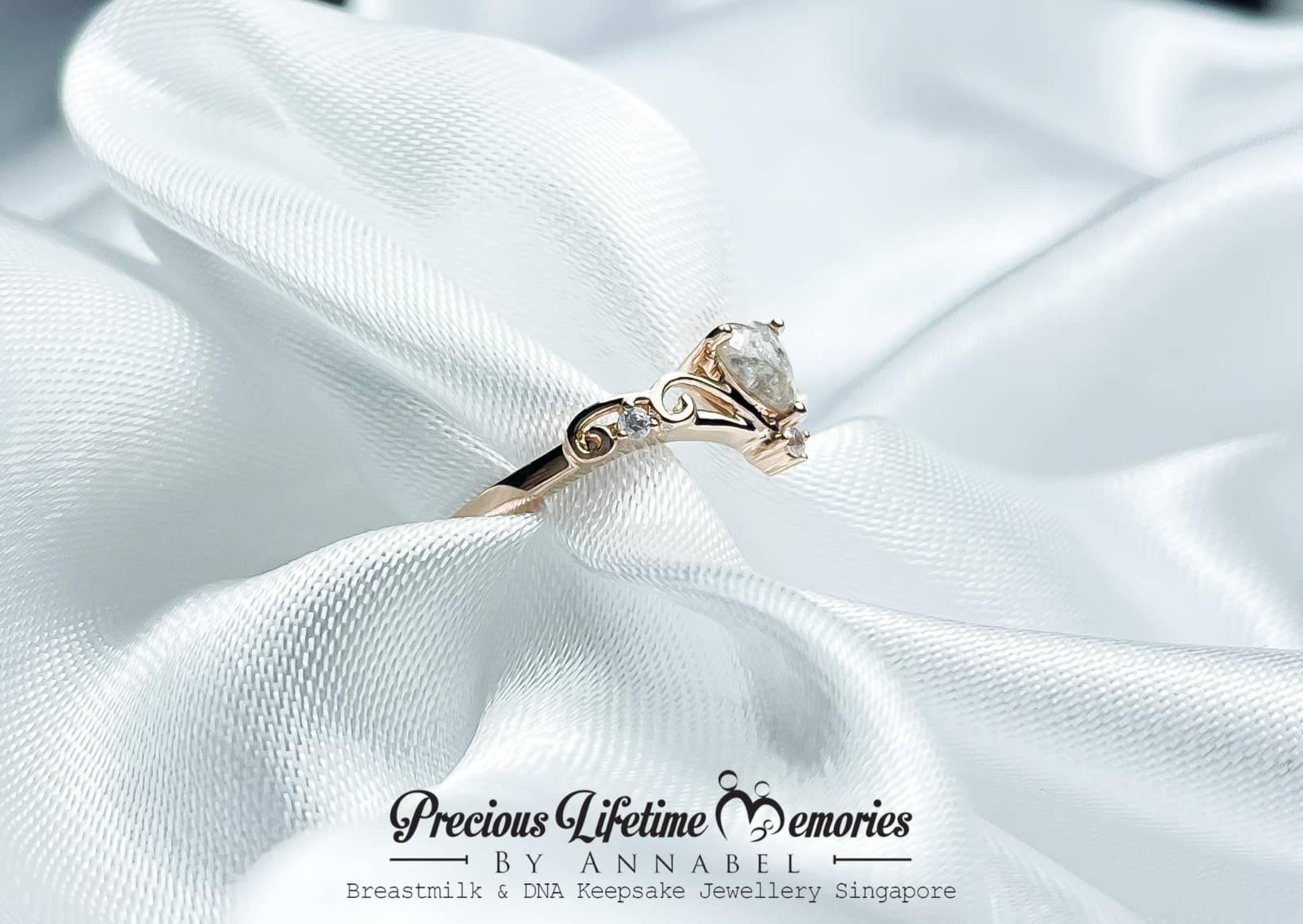 18K Gold Cremation Ashes Princess Heart Ring