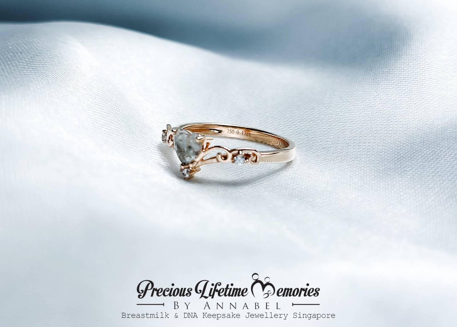 18K Gold Cremation Ashes Princess Heart Ring