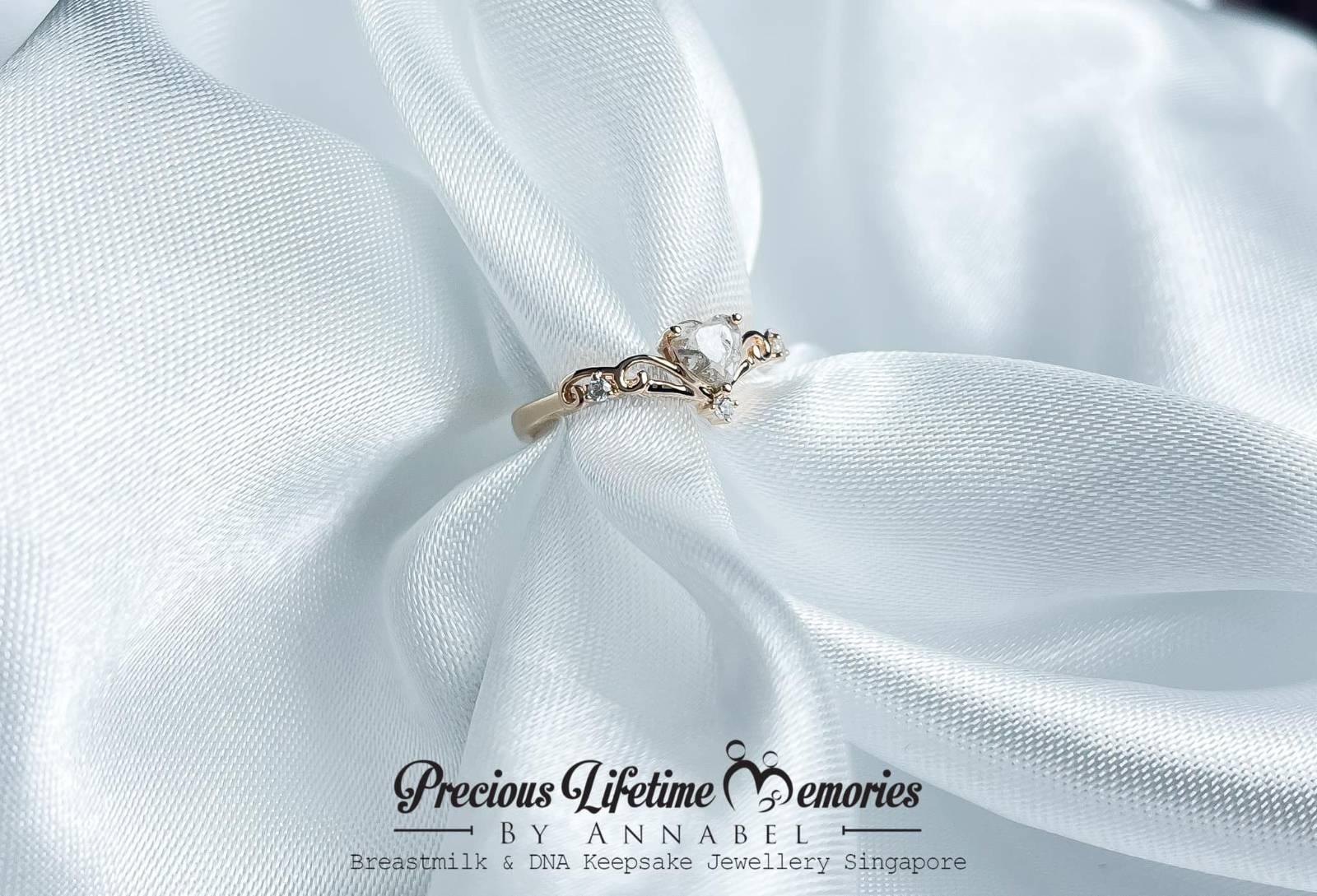 18K Gold Cremation Ashes Princess Heart Ring