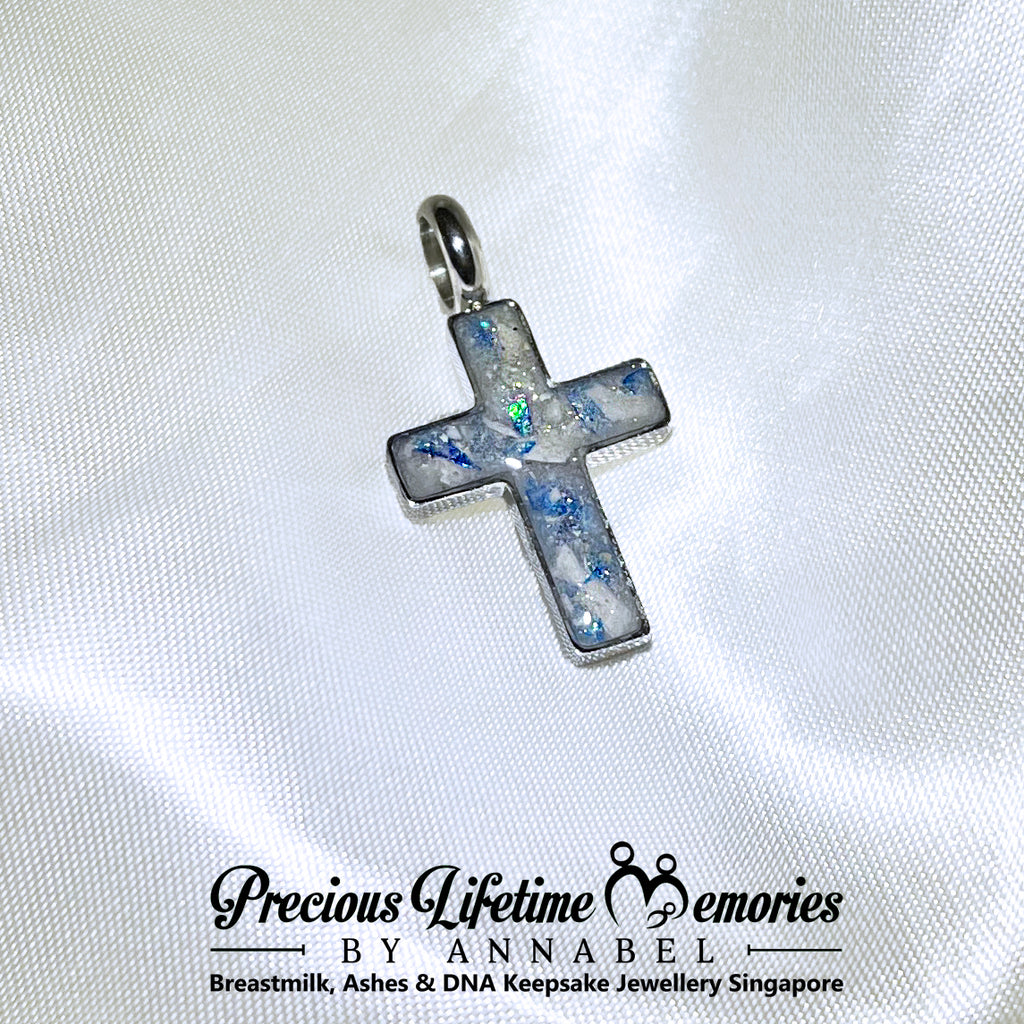 Memorial Ashes Cross PM Flakes Pendant